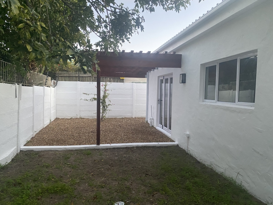 3 Bedroom Property for Sale in Milkwood Park Western Cape